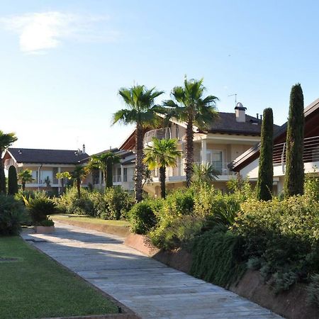 Royal Apartments Garda Sirmione Exterior photo