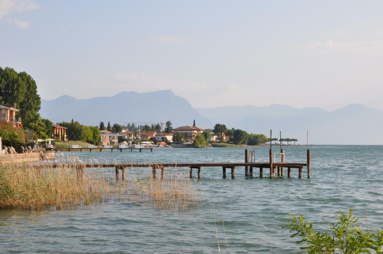 Royal Apartments Garda Sirmione Exterior photo