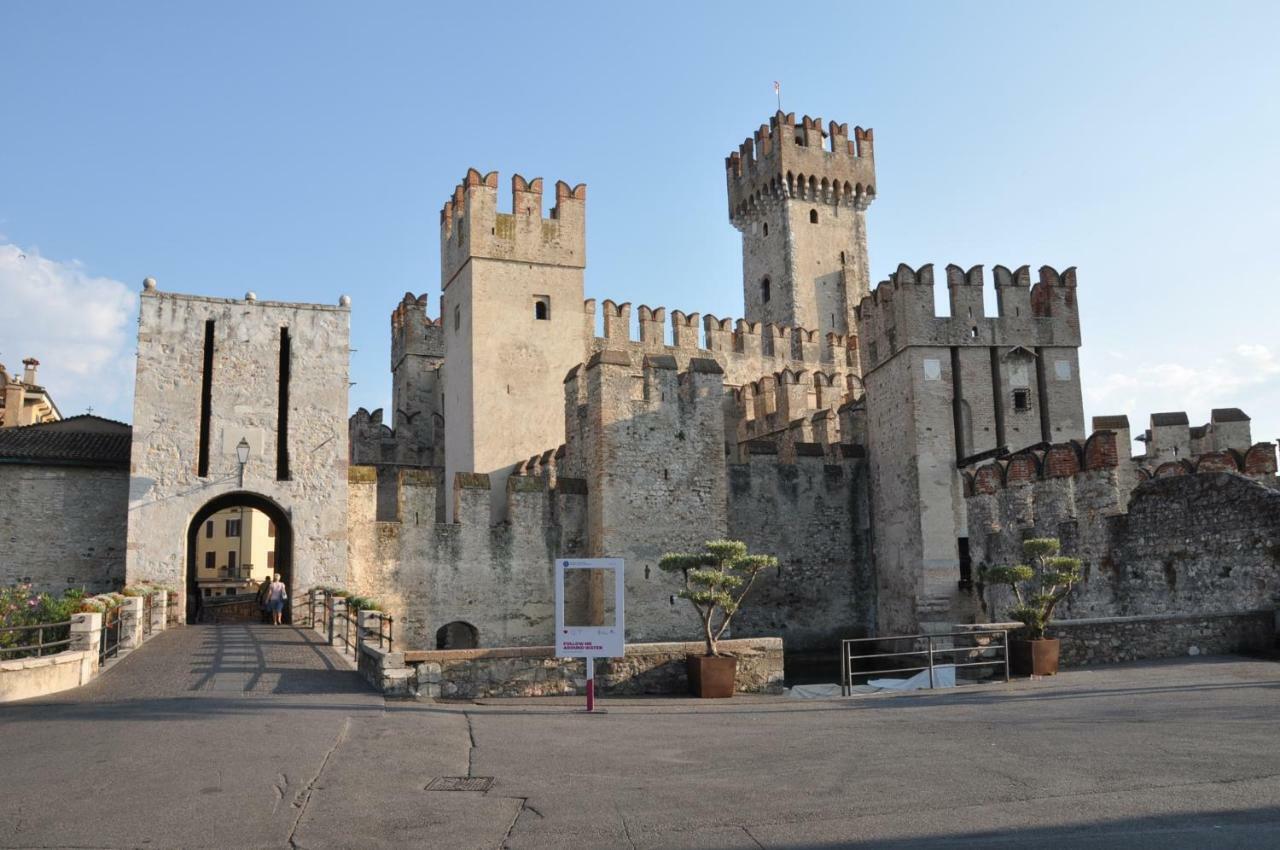 Royal Apartments Garda Sirmione Exterior photo